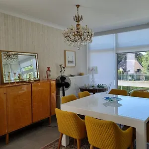 https://magnifique-appartement-dans-villa-darchitecte.brusselshotelsbook.com